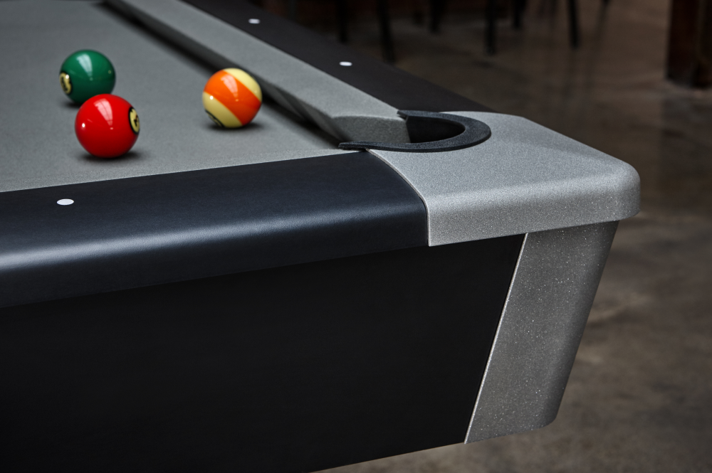 Brunswick Black Wolf Pro detail