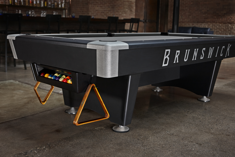 Brunswick Black Wolf Pro detail